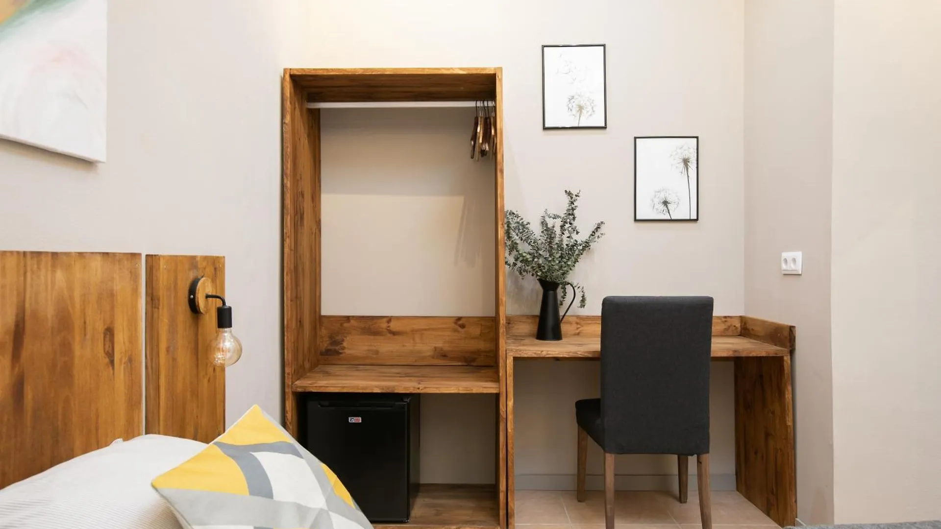 Jardinets Guest House Barcellona Bed & Breakfast