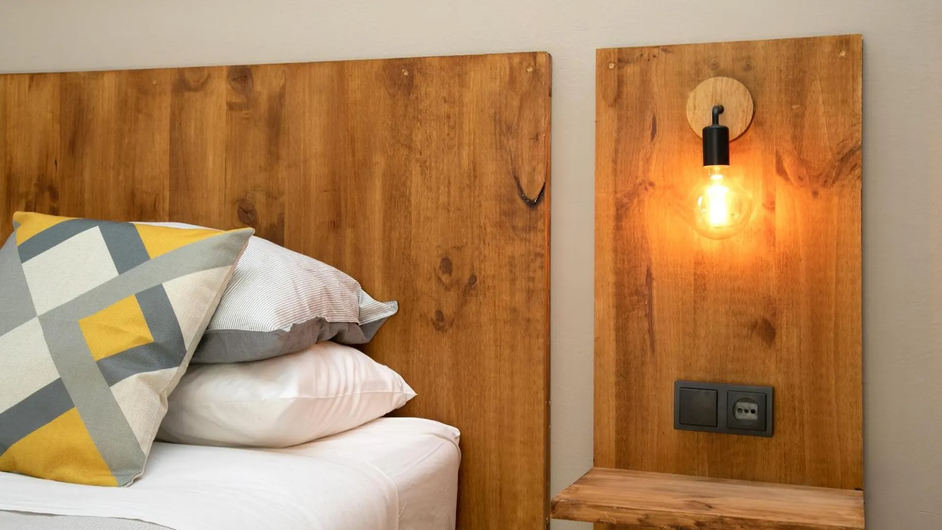 Jardinets Guest House Barcelona